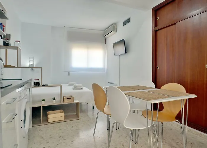 Lägenhet La Terraza De Alfaros & Parking Gratuito